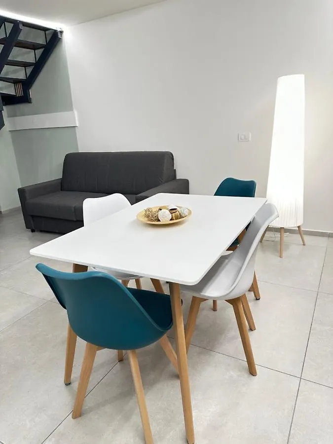 Carma Suite Naples 0*,